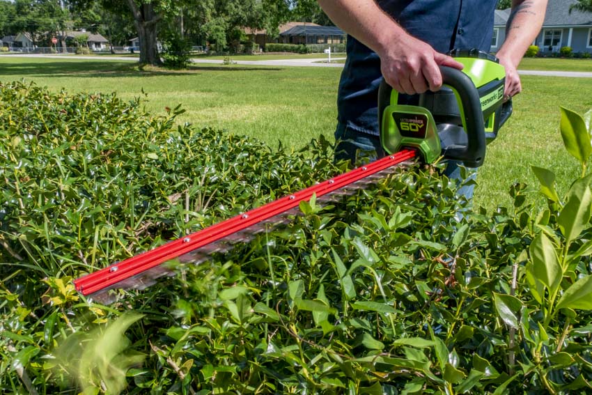 greenworks аккумуляторные ножницы для живой изгороди